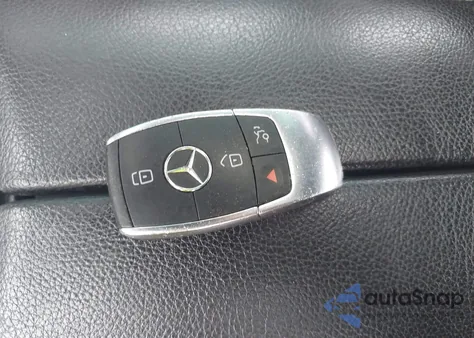 2019 Mercedes-Benz C 300 4Matic z USA, uszkodzony, nr VIN 55SWF8EB8KU313124